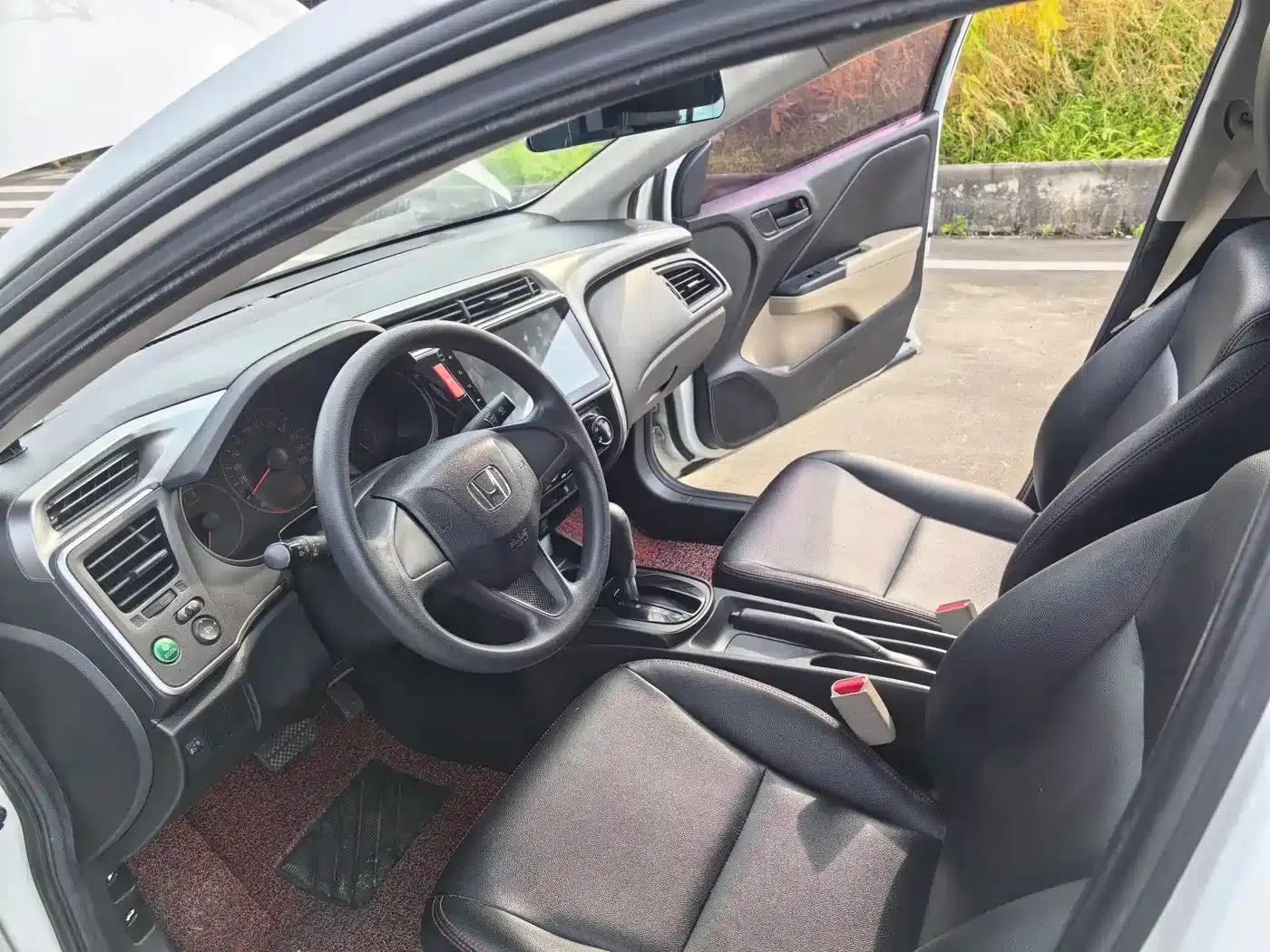 Honda City 2015 1.5L CVT Comfort Edition — миниатюра 14