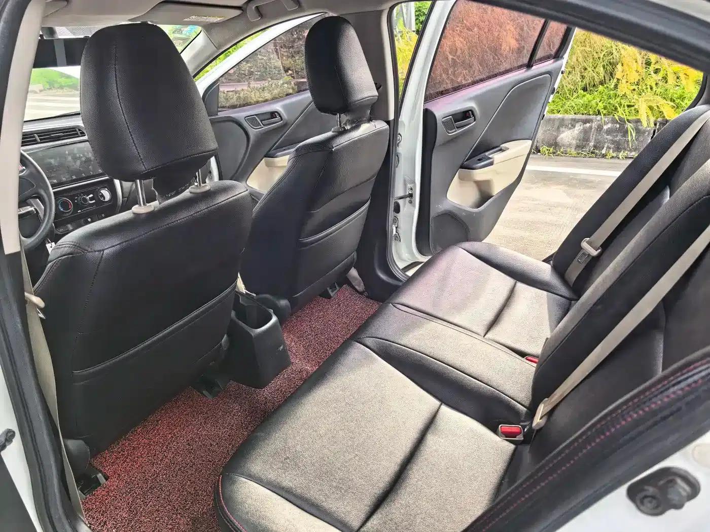 Honda City 2015 1.5L CVT Comfort Edition — миниатюра 10