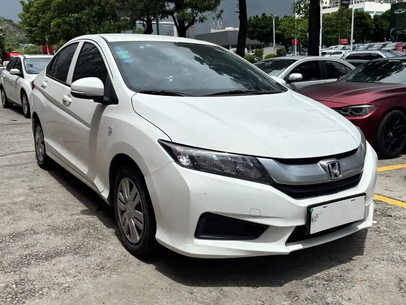 Honda City 2017 1.5L CVT Comfort Edition — миниатюра 3