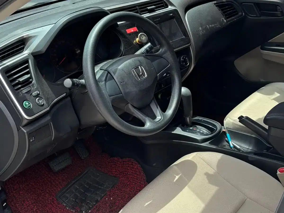 Honda City 2017 1.5L CVT Comfort Edition — миниатюра 5