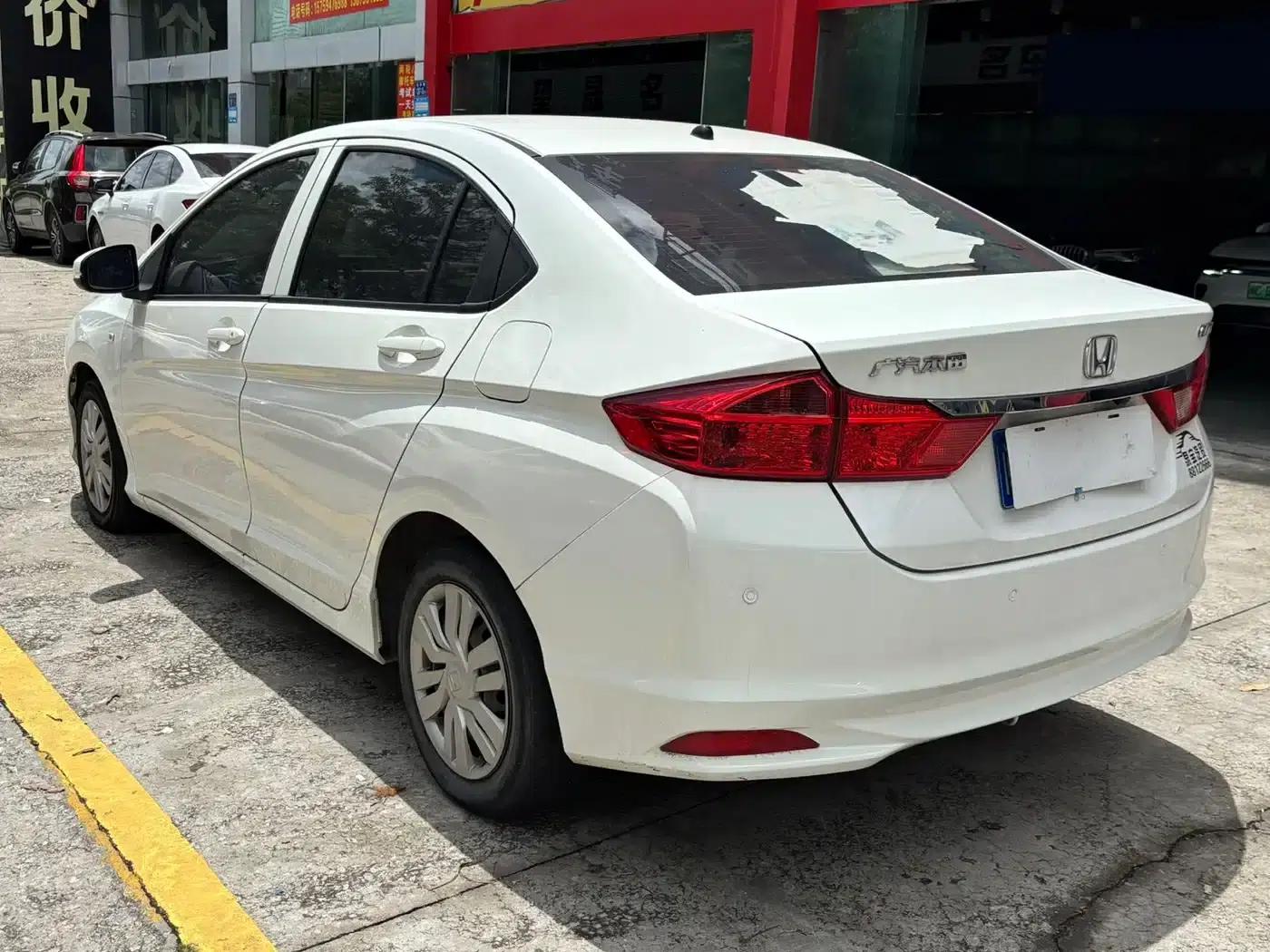 Honda City 2017 1.5L CVT Comfort Edition — миниатюра 10