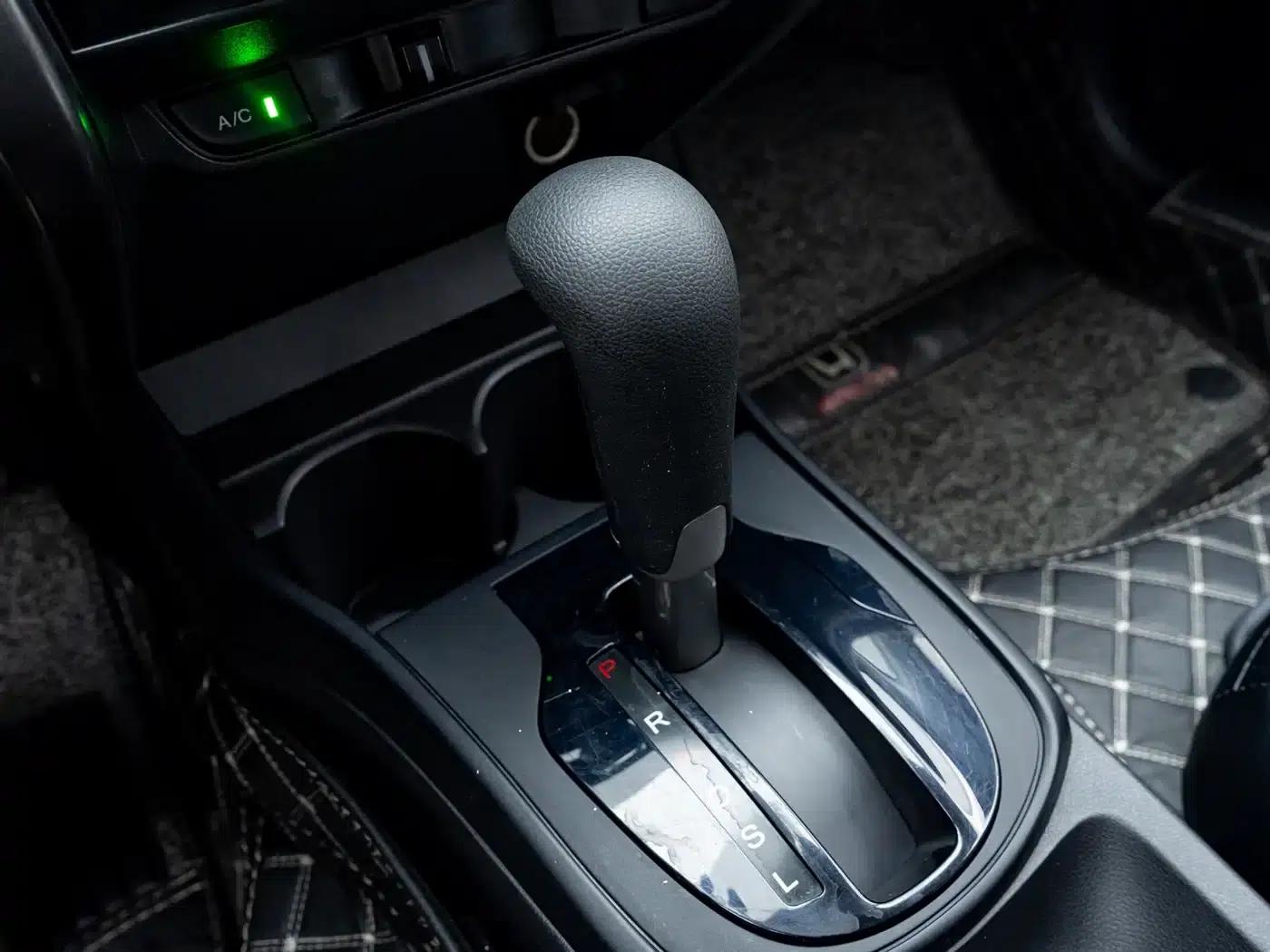 Honda City 2018 1.5L CVT Comfort Edition — миниатюра 13