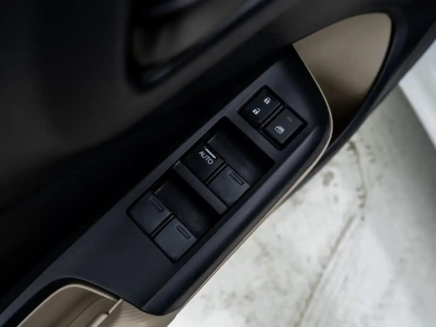 Honda City 2018 1.5L CVT Comfort Edition — миниатюра 15