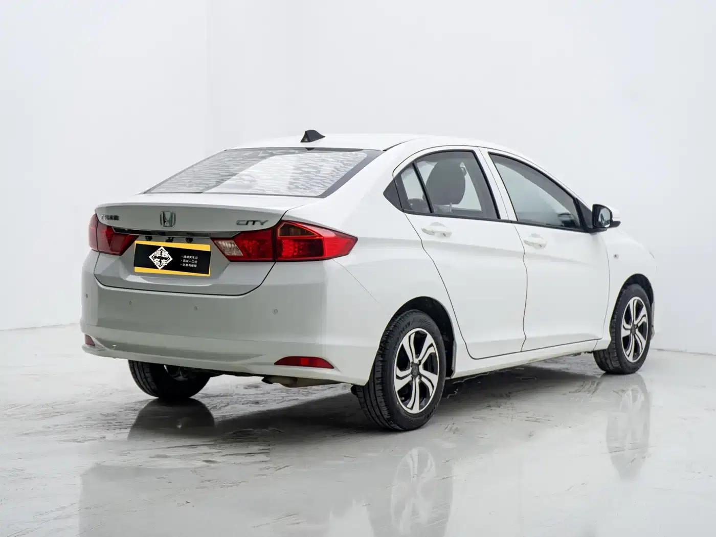 Honda City 2018 1.5L CVT Comfort Edition — миниатюра 6