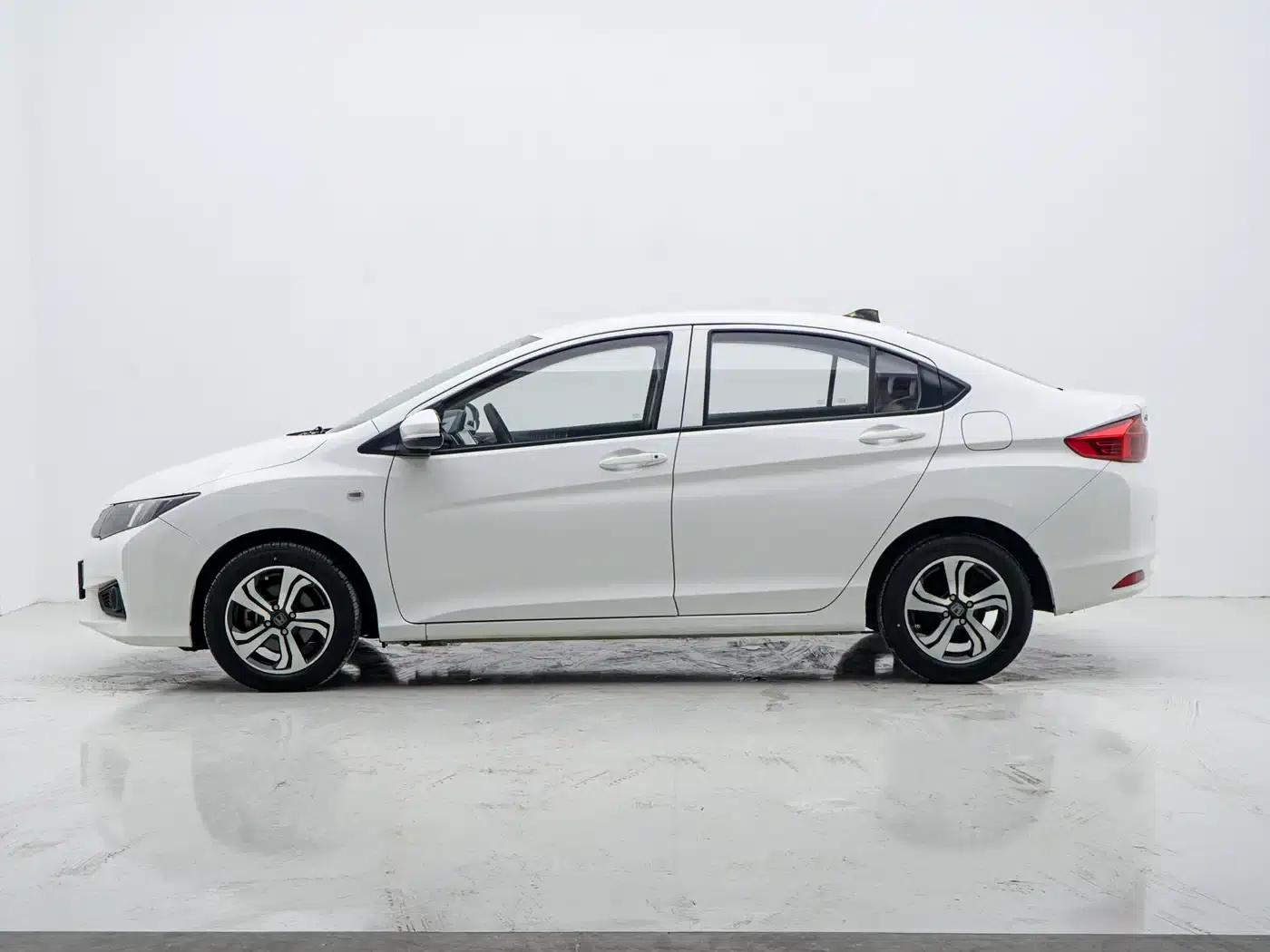 Honda City 2018 1.5L CVT Comfort Edition — миниатюра 7