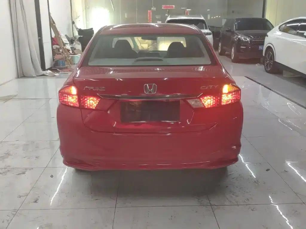 Honda City 2015 1.5L CVT Comfort Edition — миниатюра 6