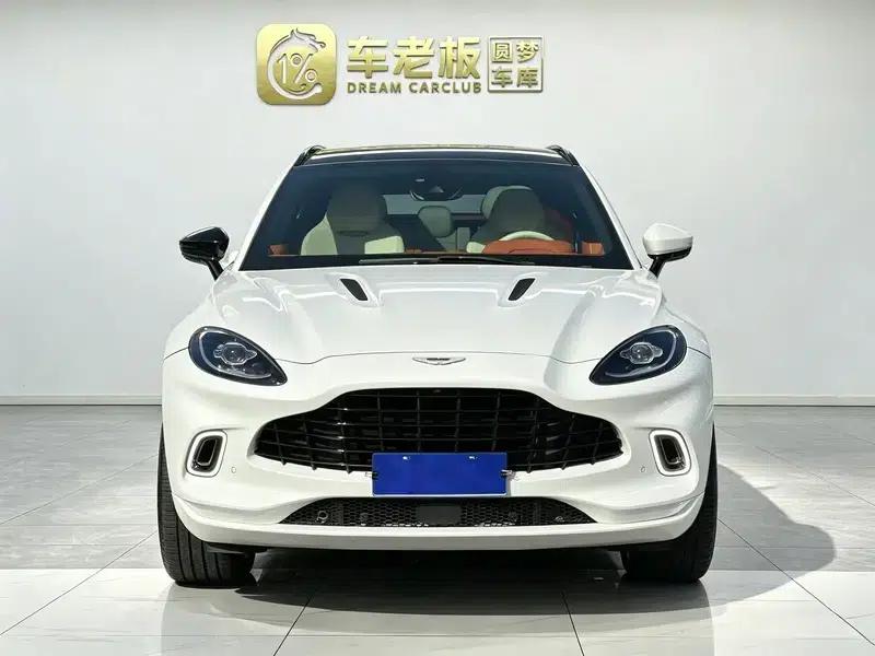 Aston Martin DBX 2020 4.0T V8 — миниатюра 2