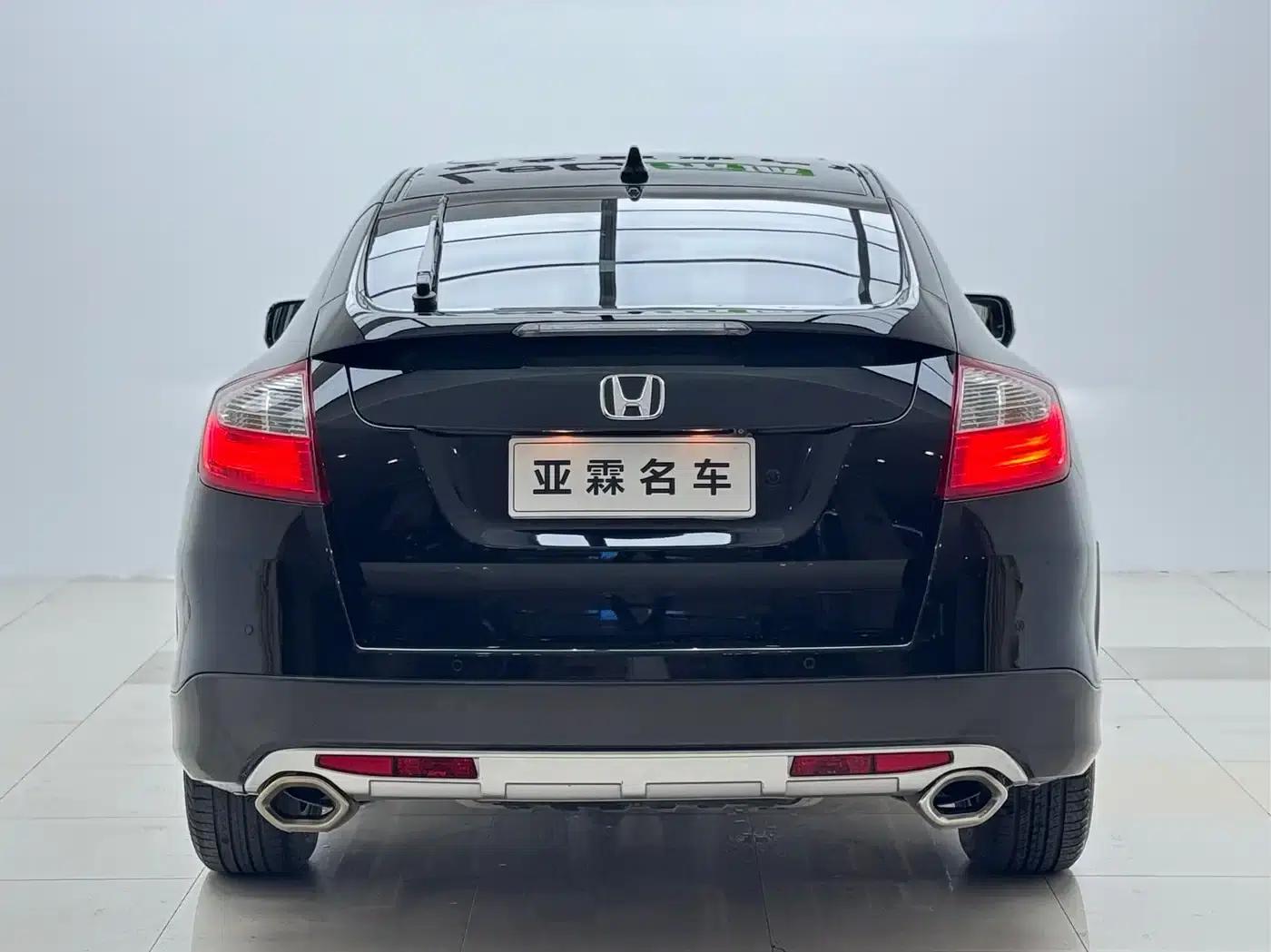 Crosstour 2016 2.4L Luxury Edition — миниатюра 3