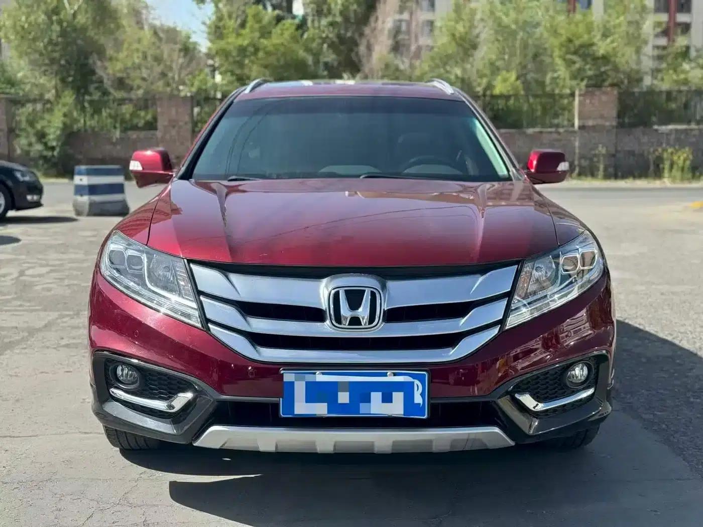 Crosstour 2016 2.4L Luxury Edition — миниатюра 2