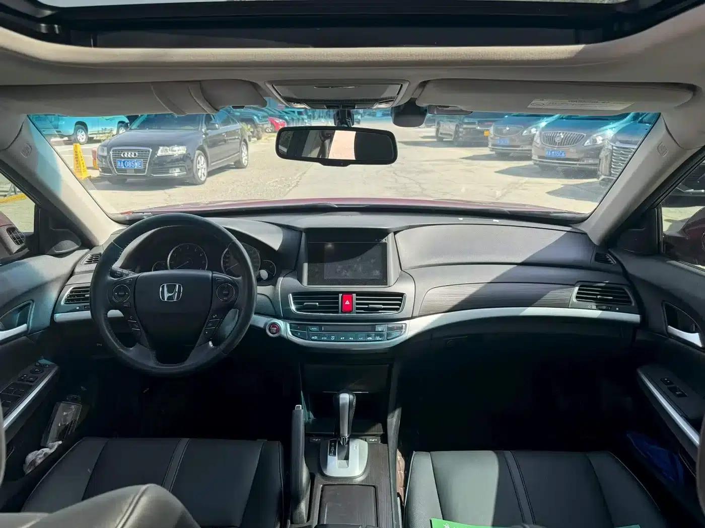 Crosstour 2016 2.4L Luxury Edition — миниатюра 5