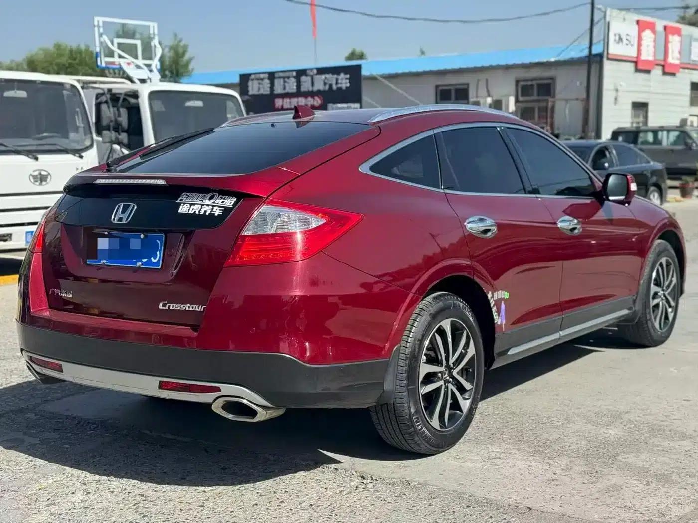 Crosstour 2016 2.4L Luxury Edition — миниатюра 9