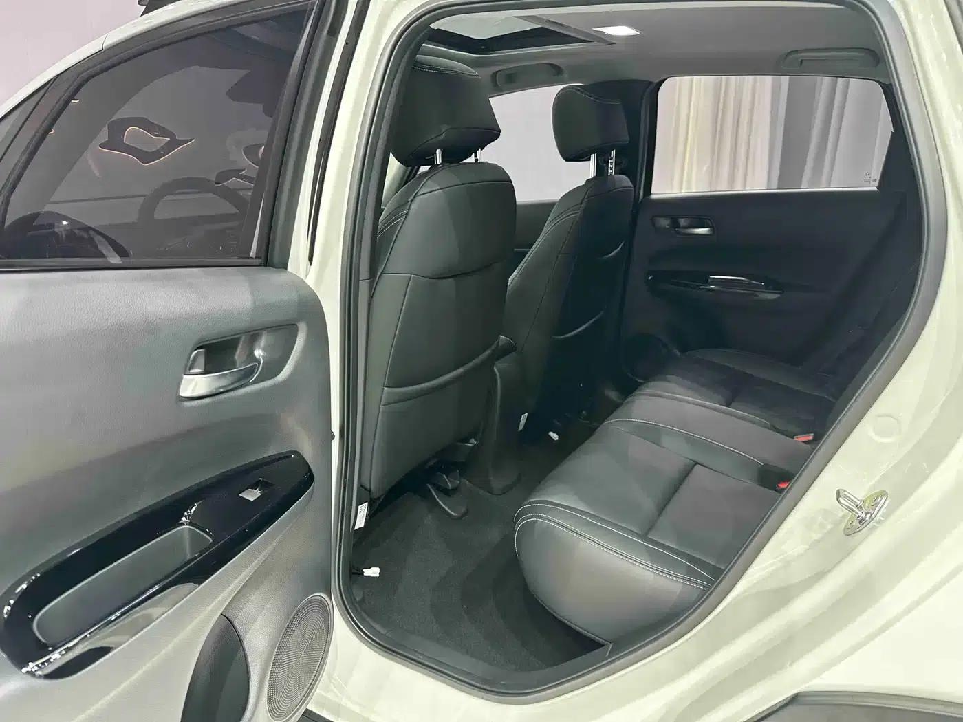 LIFE 2023 1.5L CVT CRO-SS Fun Edition — миниатюра 14