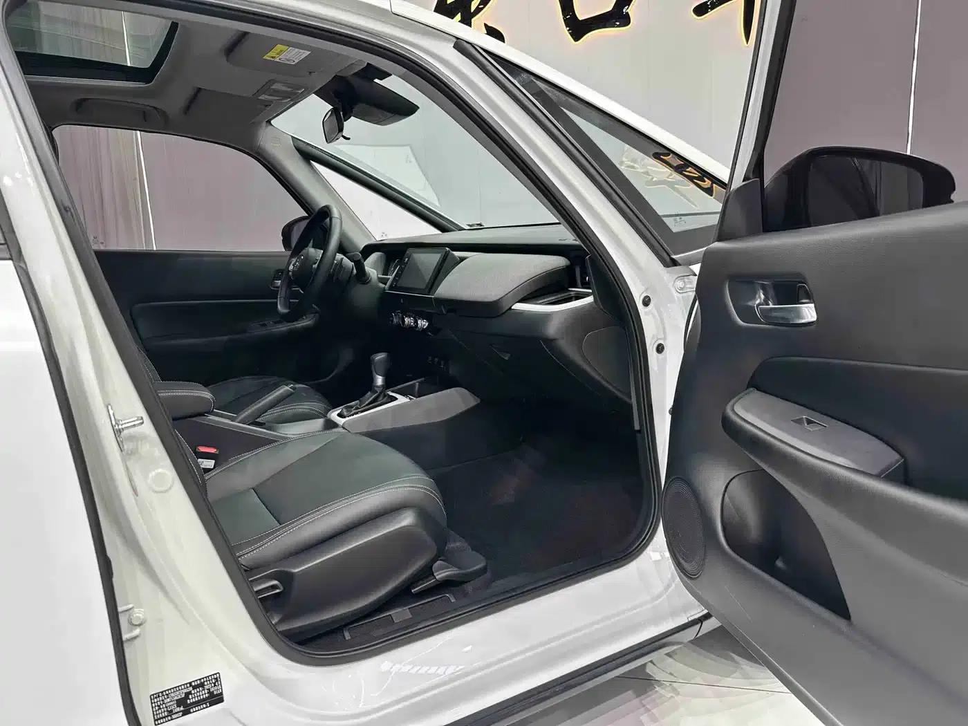 LIFE 2023 1.5L CVT CRO-SS Fun Edition — миниатюра 18
