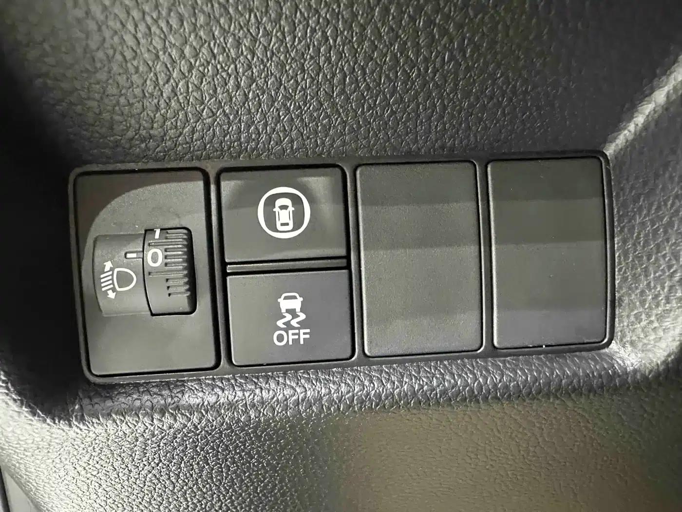 LIFE 2023 1.5L CVT CRO-SS Fun Edition — миниатюра 9