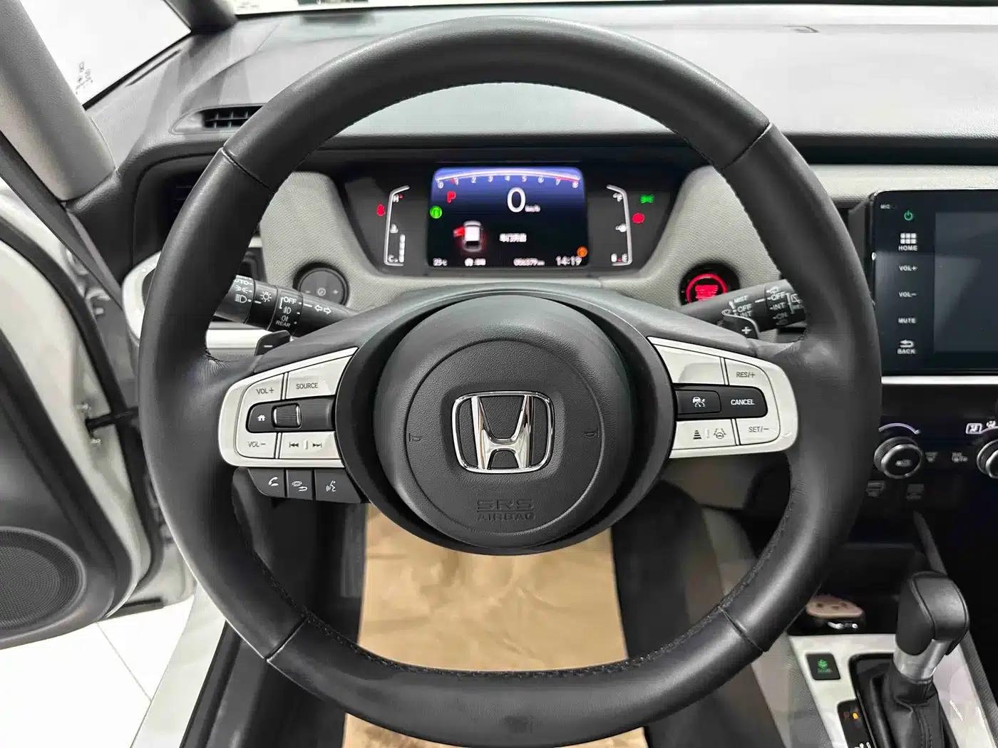 LIFE 2023 1.5L CVT CRO-SS Fun Edition — миниатюра 10