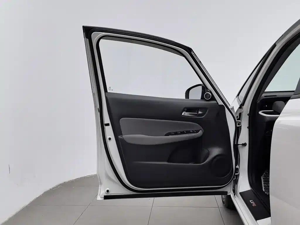 LIFE 2021 1.5L CVT SPORT Edition — миниатюра 8