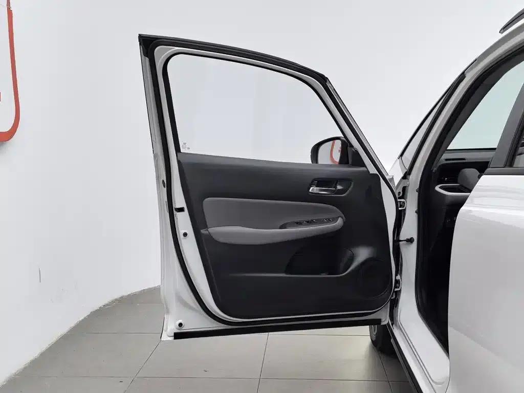 LIFE 2021 1.5L CVT CRO-S Fun Edition — миниатюра 8