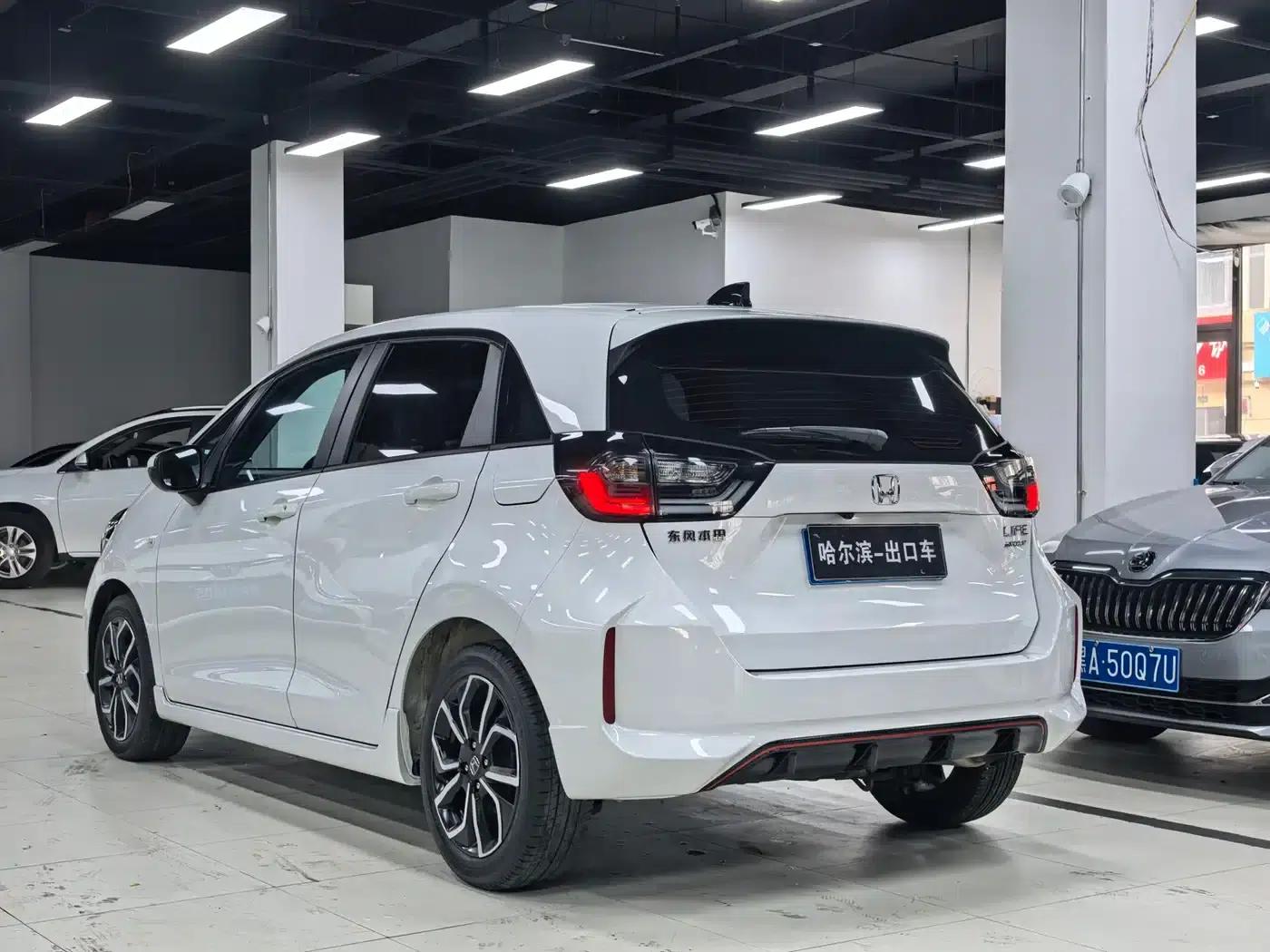 LIFE 2023 1.5L CVT SPO-SS Dynamic Edition — миниатюра 24