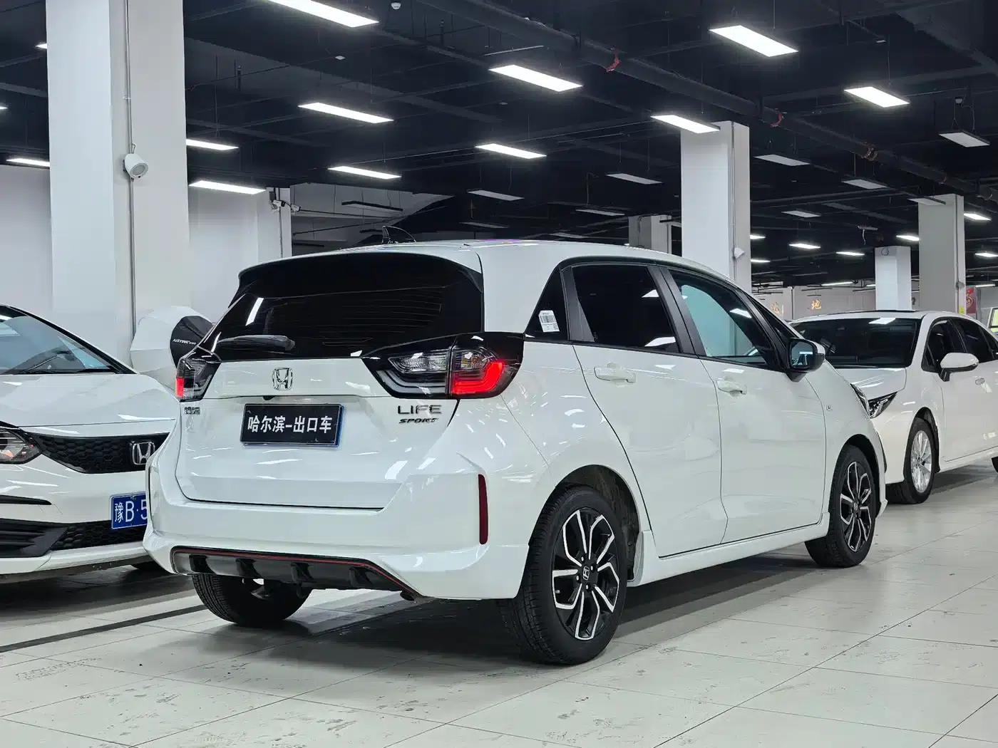 LIFE 2023 1.5L CVT SPO-SS Dynamic Edition — миниатюра 26