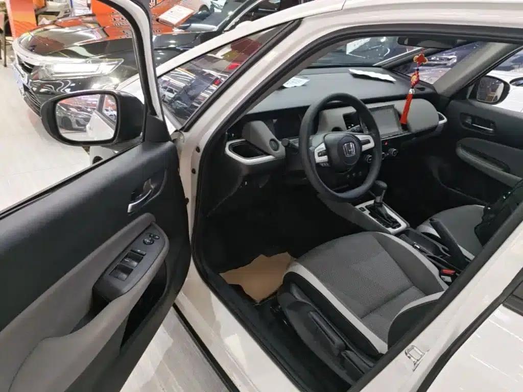 LIFE 2021 1.5L CVT CRO-S Fun Edition — миниатюра 16