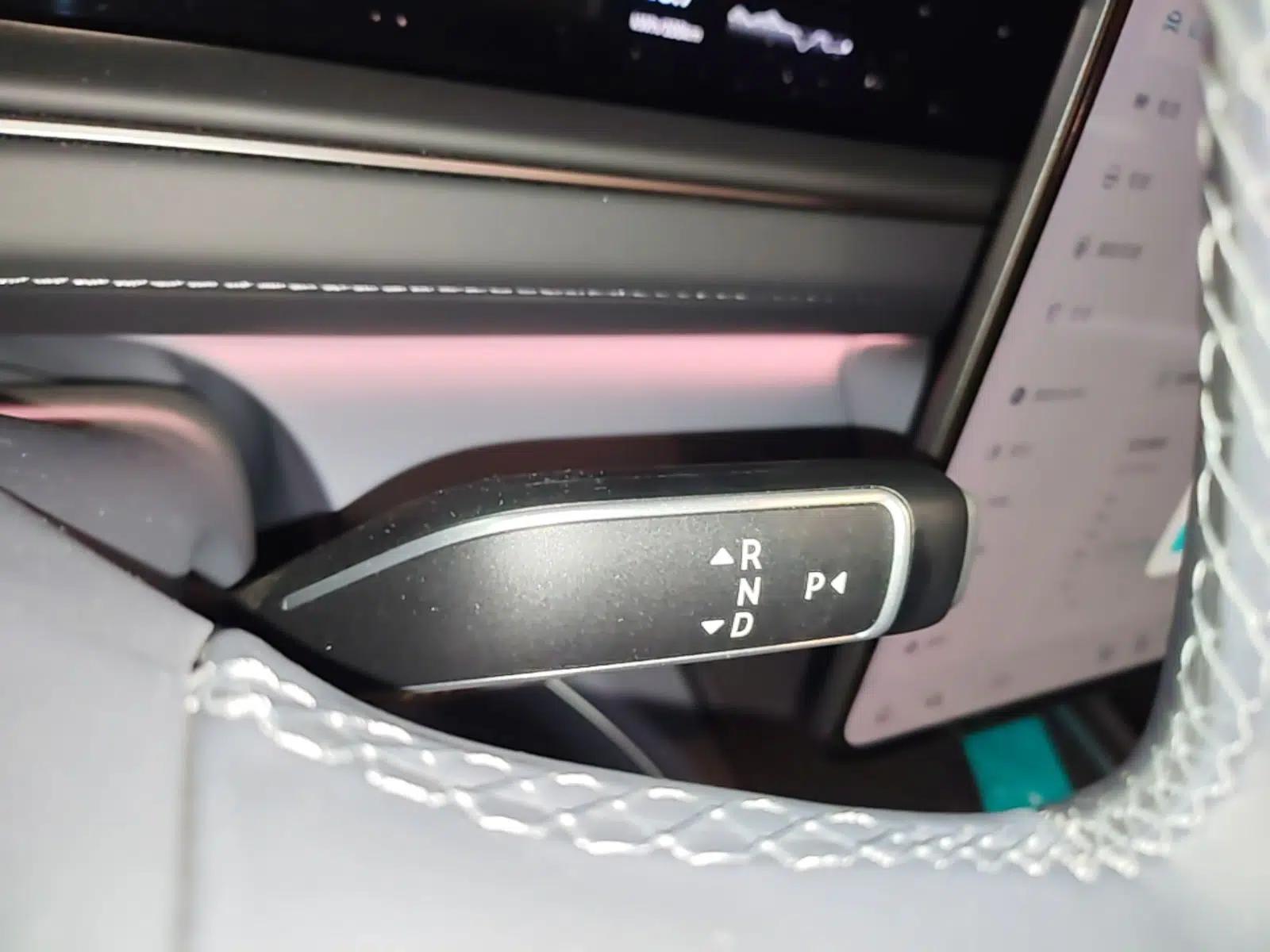 Nio ES8 2026 Model 6-seat Executive Luxury Edition — миниатюра 21