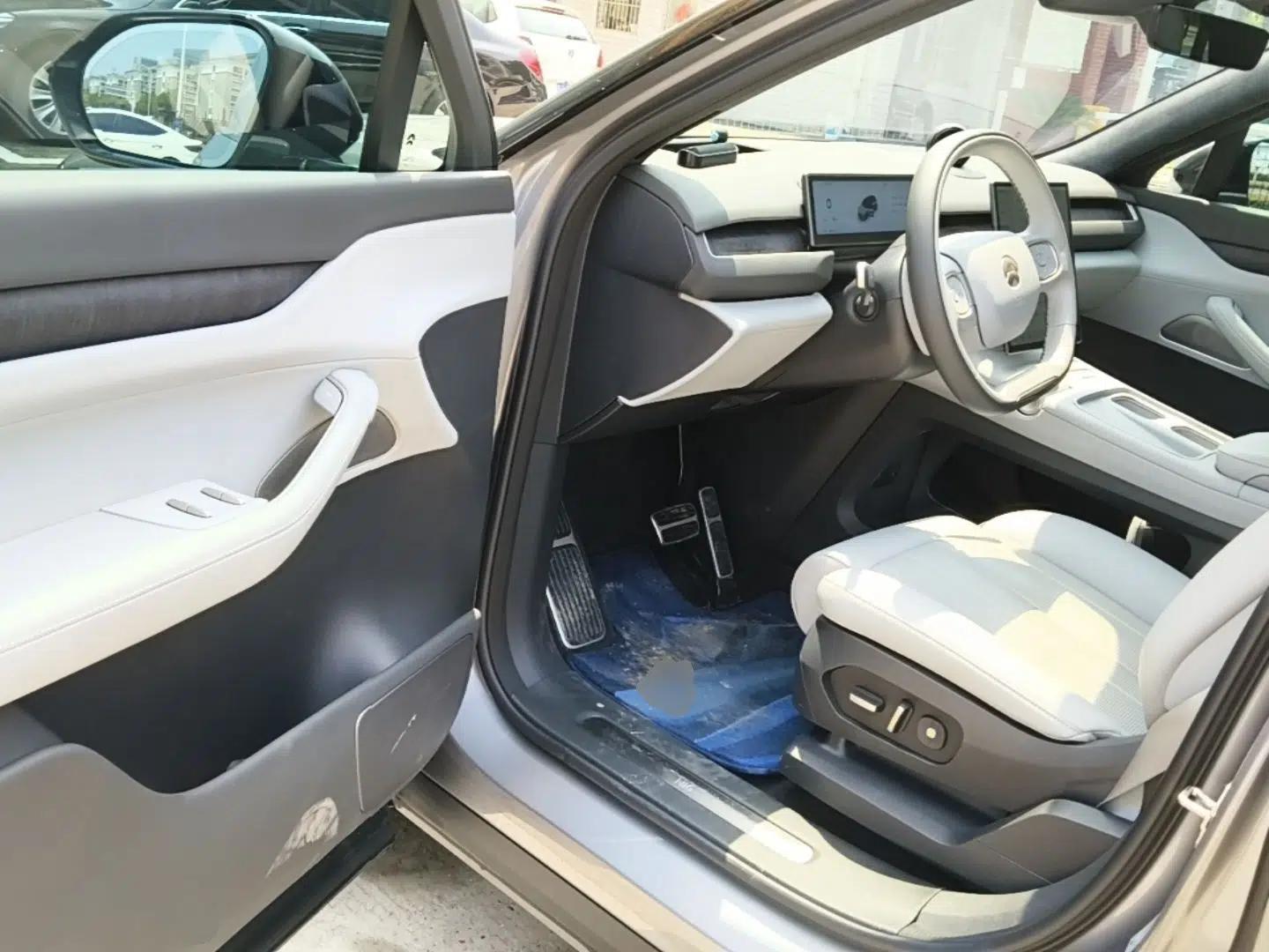 Nio ES8 2024 75 kWh — миниатюра 18