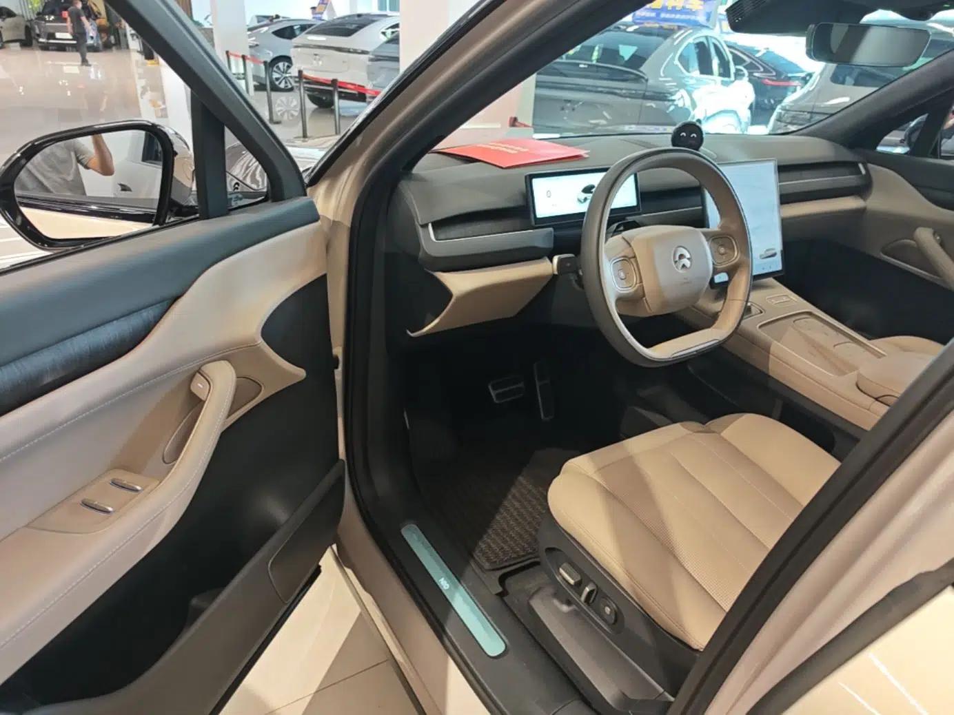 Nio ES8 2023 100kWh — миниатюра 18