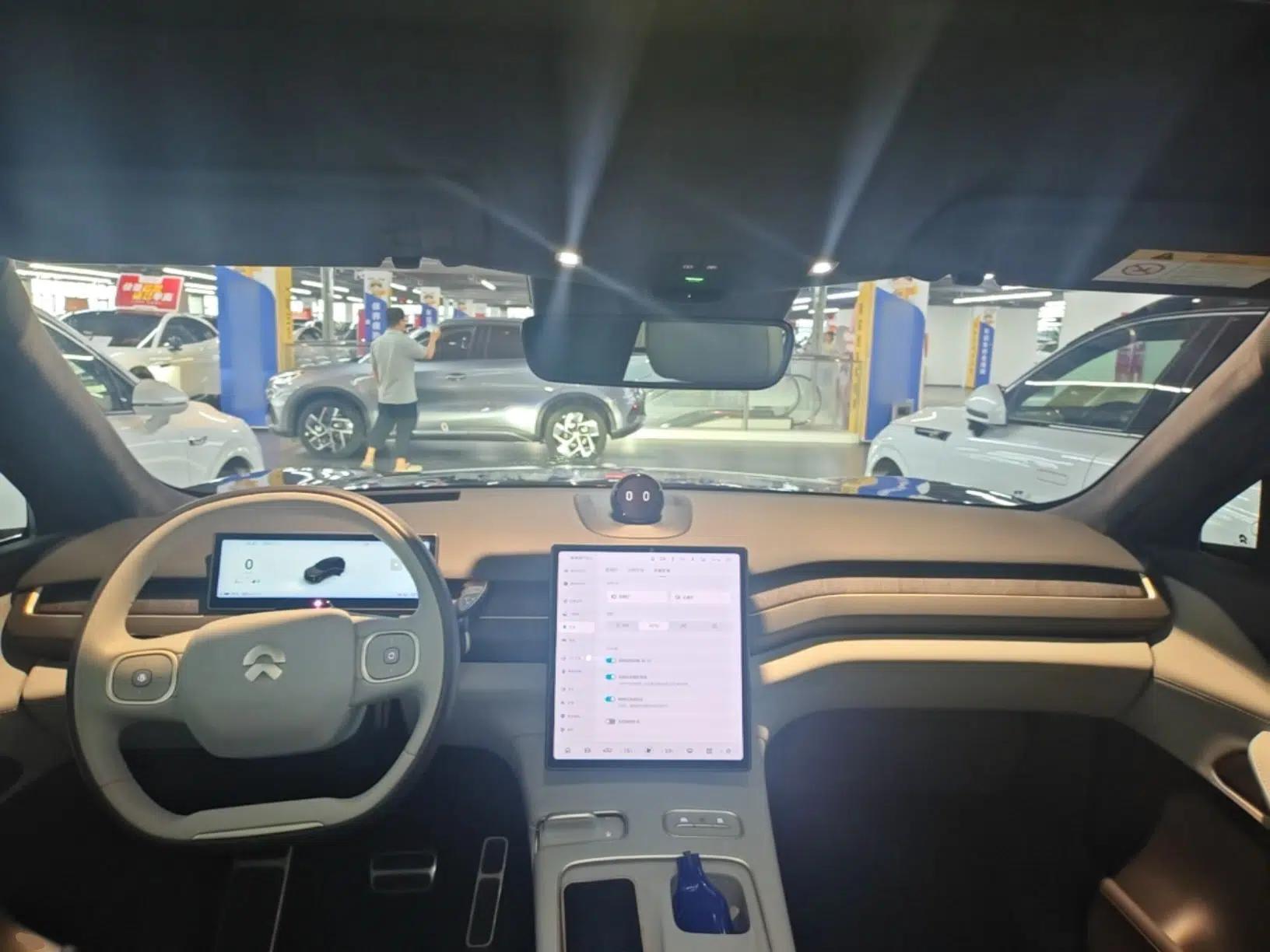 Nio ES8 2023 75 kWh Executive Edition — миниатюра 12