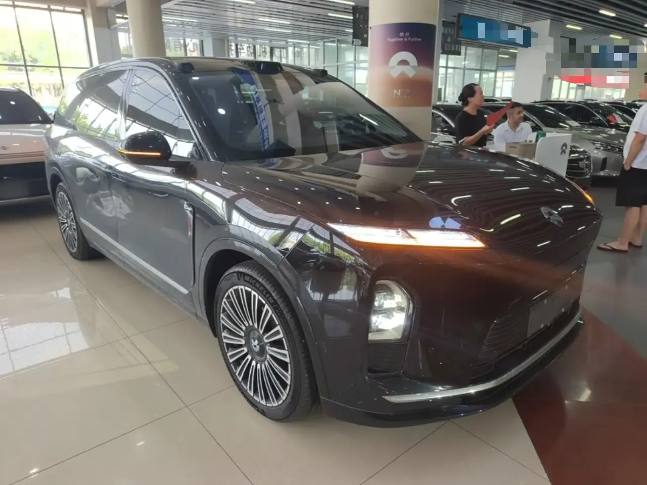 Nio ES8 2026 Model 7-seat Executive Luxury Edition — миниатюра 3