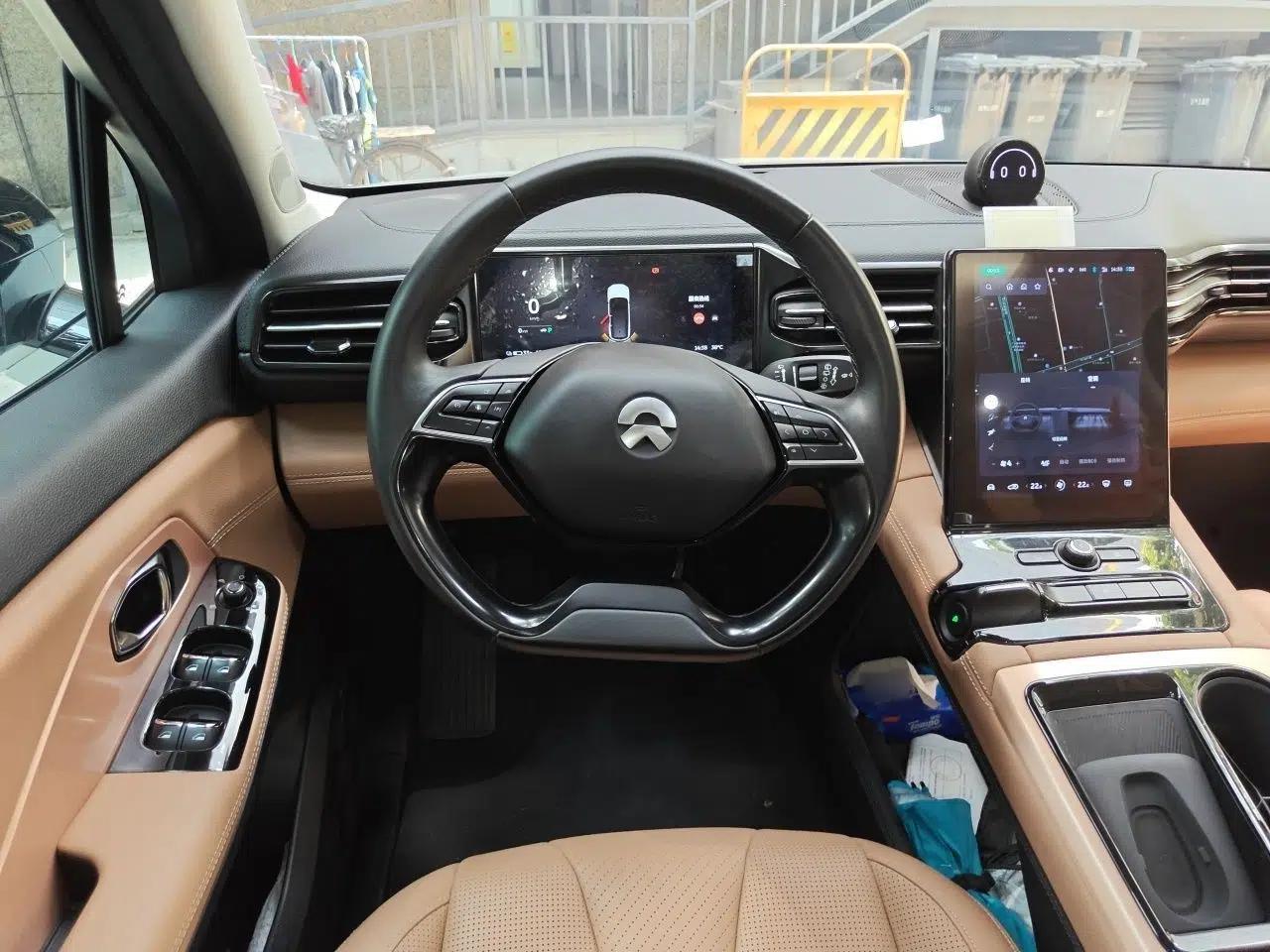 Nio ES8 2018 355 km Base Version 6-Seater Edition — миниатюра 10