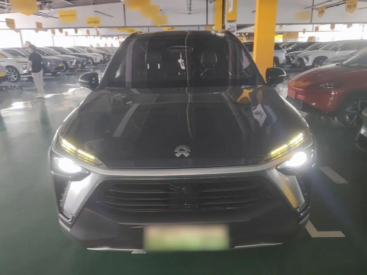 Nio ES8 2020 415 km Range 7-Seater Version — миниатюра 2