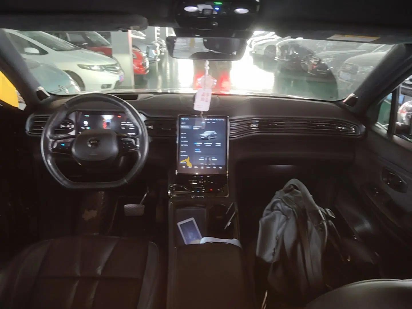 Nio ES8 2020 415 km Range 7-Seater Version — миниатюра 17