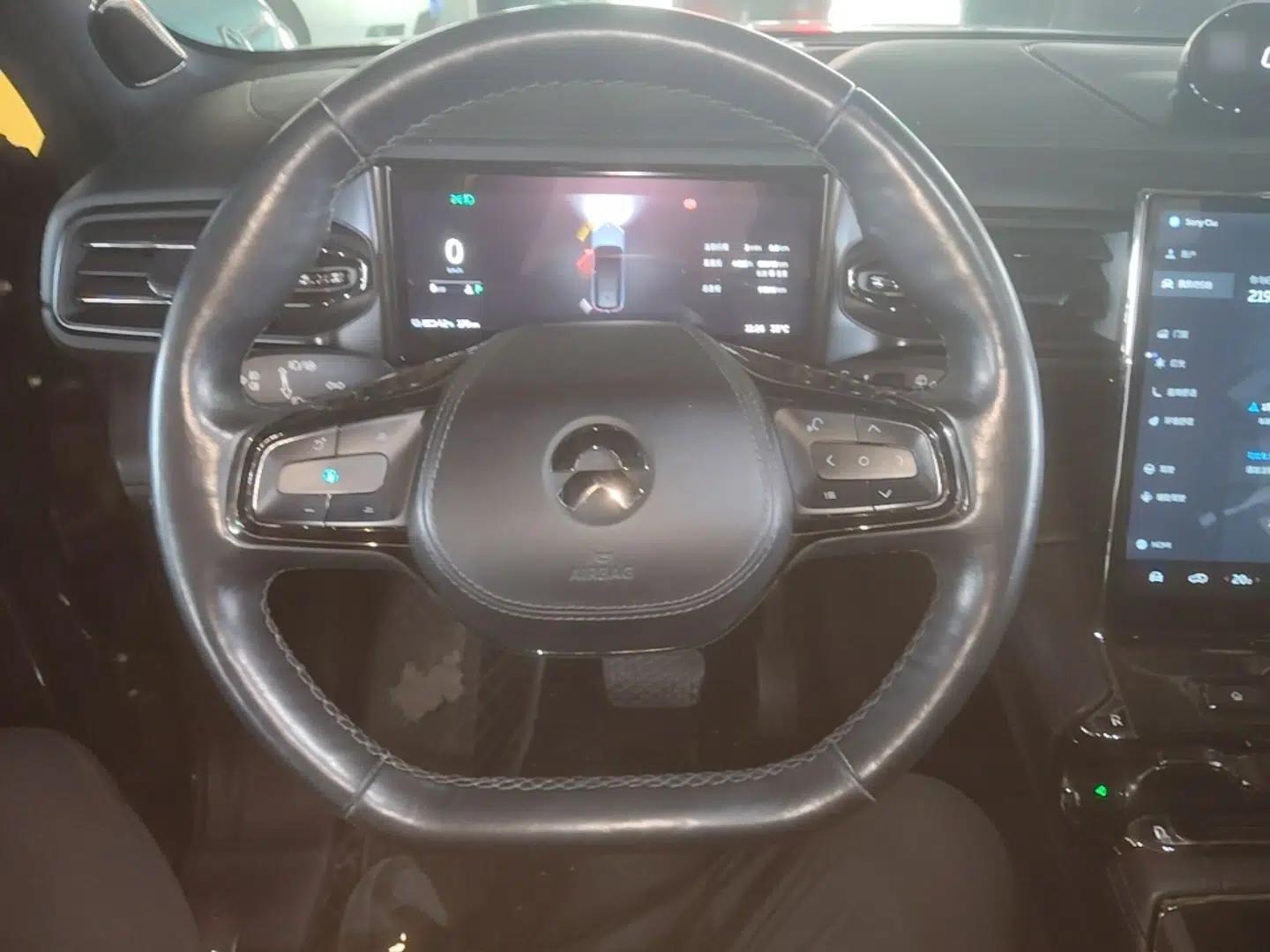 Nio ES8 2020 415 km Range 7-Seater Version — миниатюра 18
