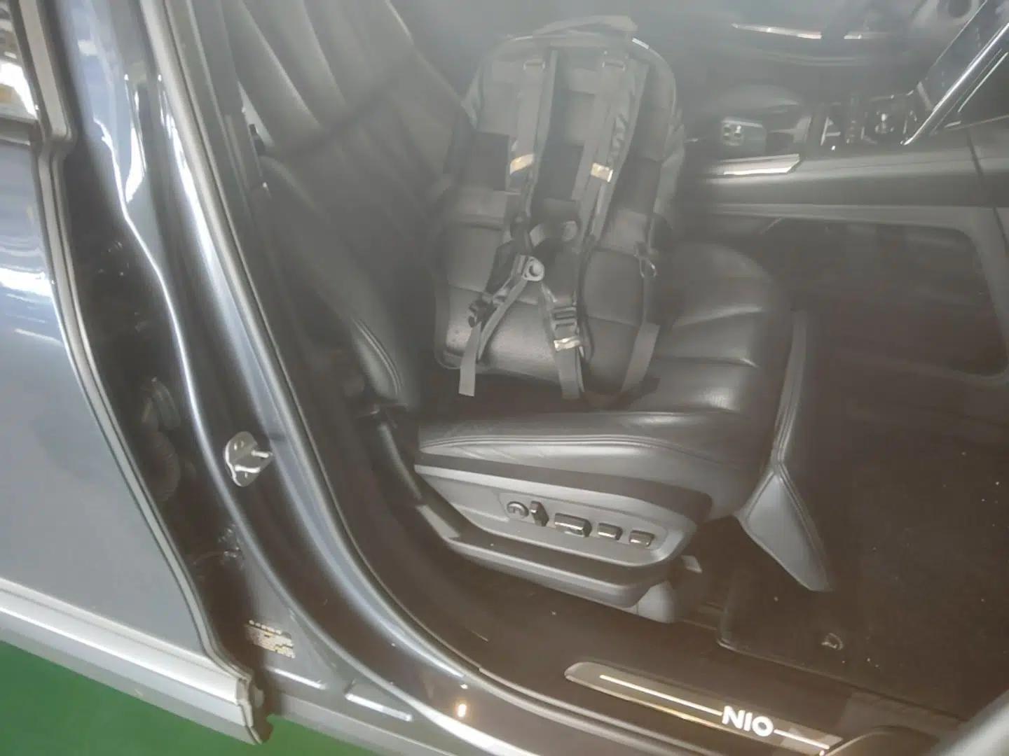 Nio ES8 2020 415 km Range 7-Seater Version — миниатюра 24