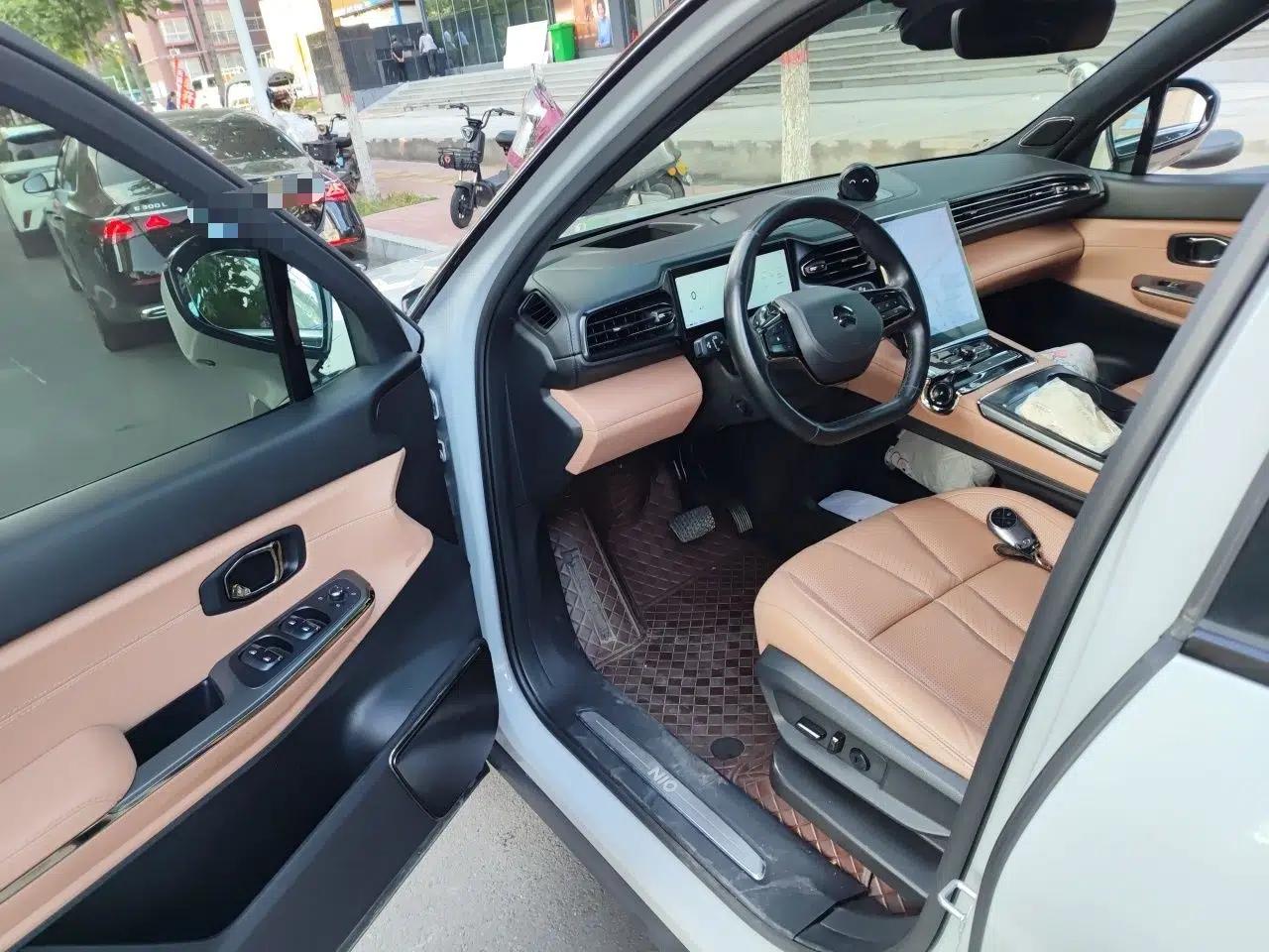 Nio ES8 2020 580 km Range Signature Edition Six-Seater Version — миниатюра 16