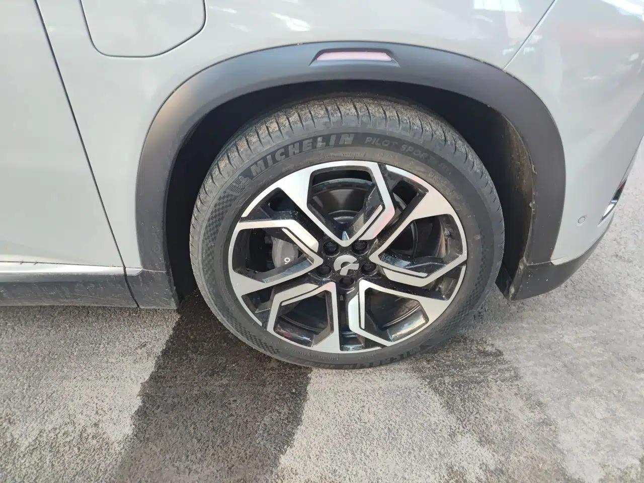 Nio ES8 2020 580 km Range Signature Edition Six-Seater Version — миниатюра 8