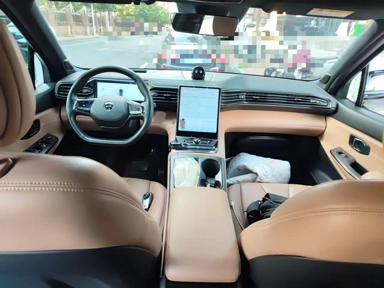 Nio ES8 2020 580 km Range Signature Edition Six-Seater Version — миниатюра 9