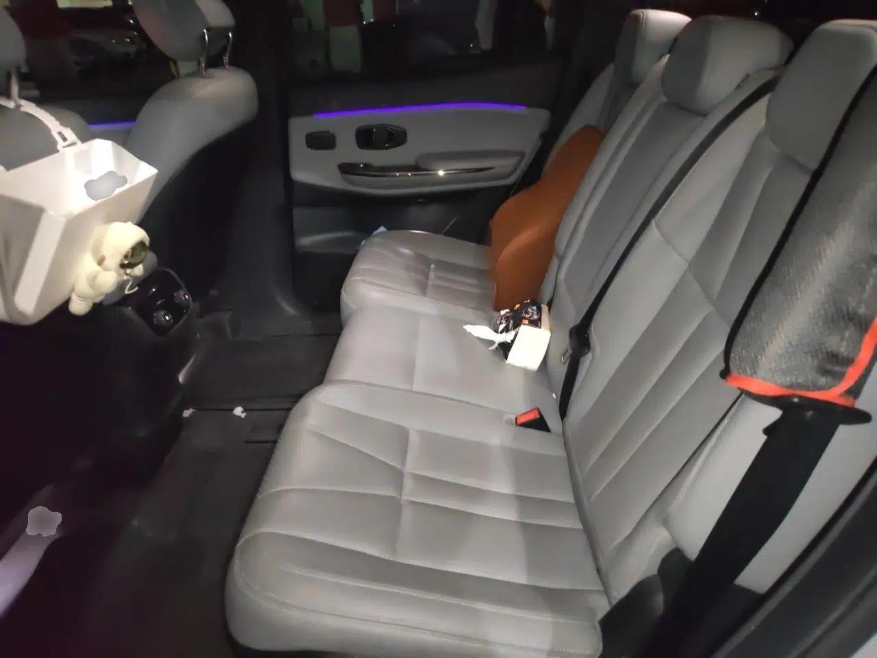 Nio ES8 2022 100kWh Signature Edition Seven-Seater — миниатюра 17