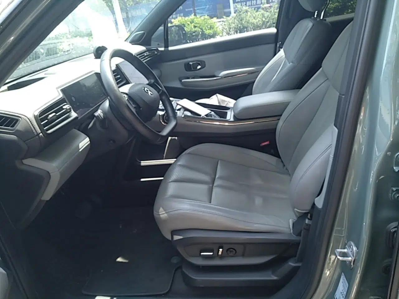Nio ES8 2020 580 km Range Six-Seater Version — миниатюра 22