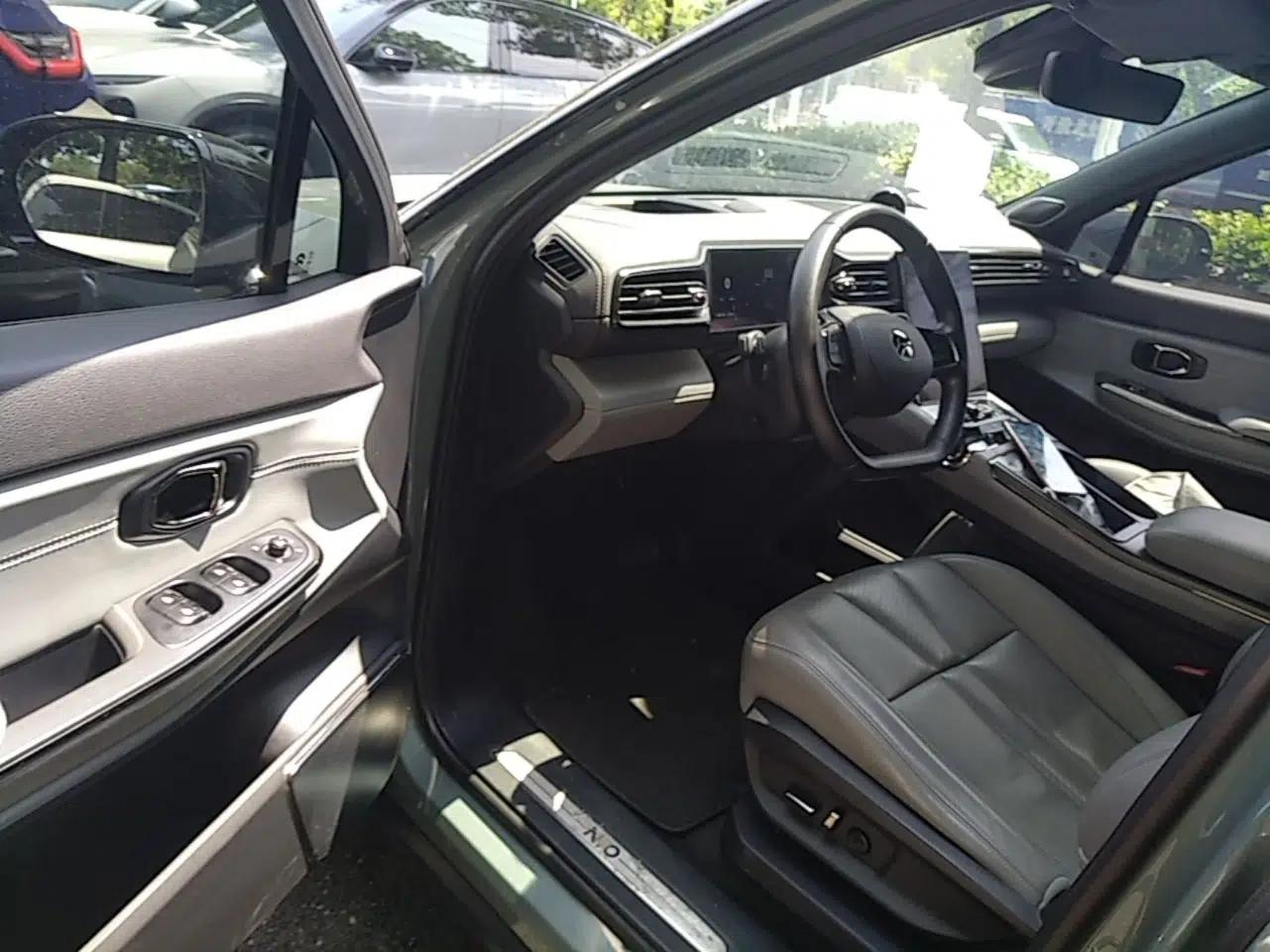 Nio ES8 2020 580 km Range Six-Seater Version — миниатюра 23