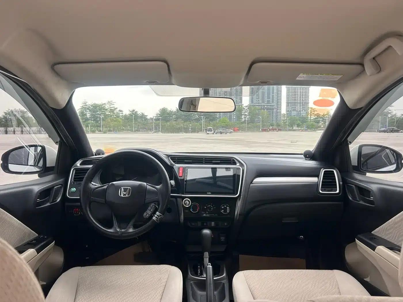 2016 Honda Greiz 1.5L CVT Classic Edition — миниатюра 11