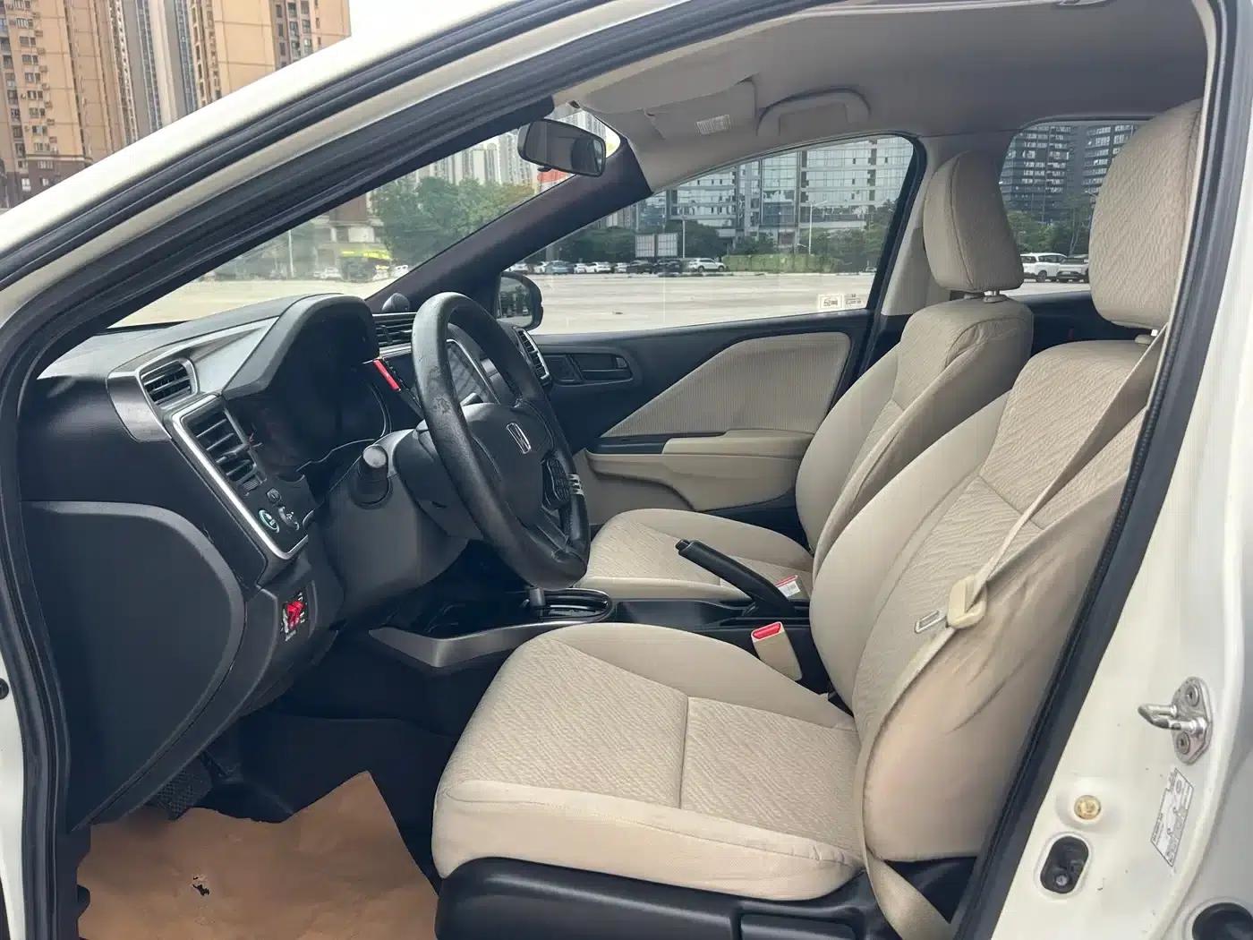 2016 Honda Greiz 1.5L CVT Classic Edition — миниатюра 6