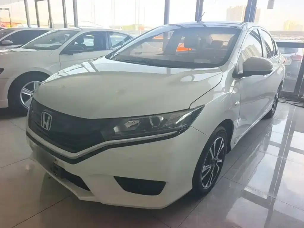 2016 Honda Greiz 1.5L CVT Classic Edition — миниатюра 1