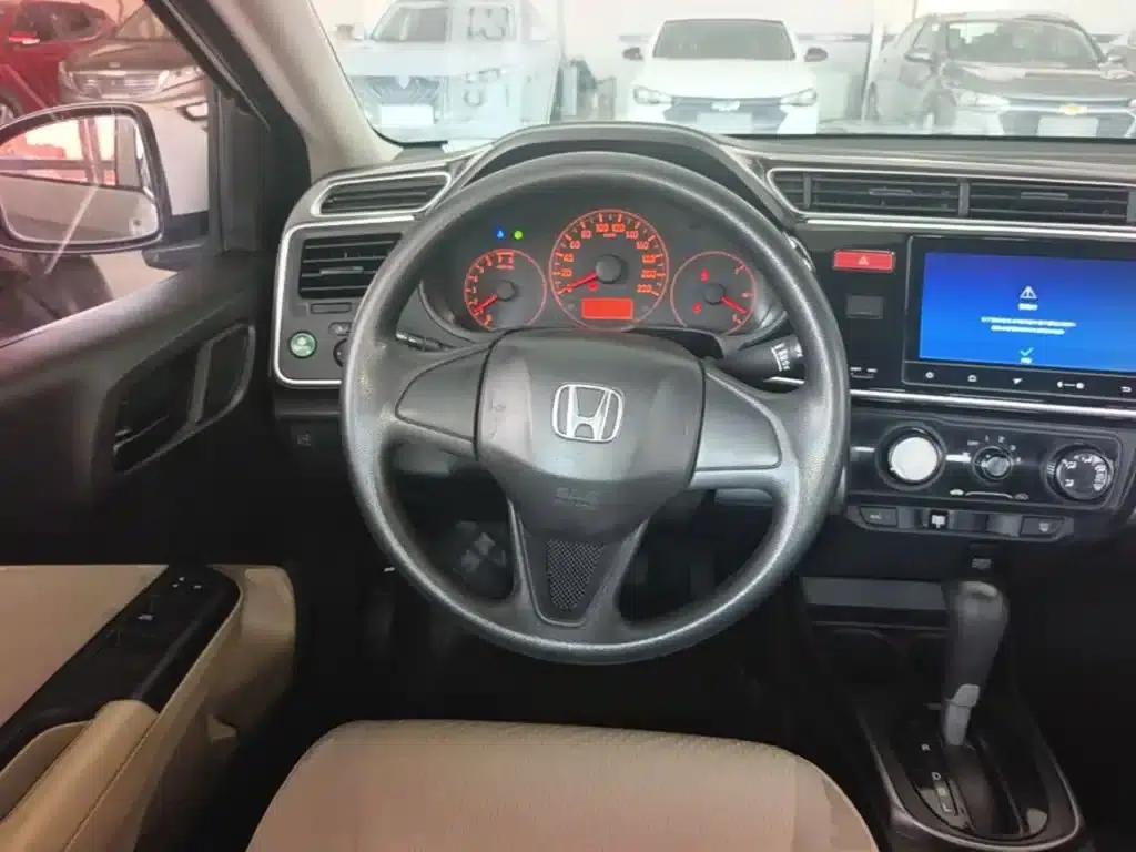 2016 Honda Greiz 1.5L CVT Classic Edition — миниатюра 11