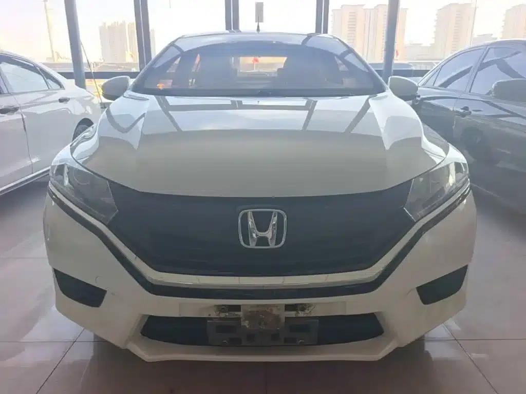 2016 Honda Greiz 1.5L CVT Classic Edition — миниатюра 3