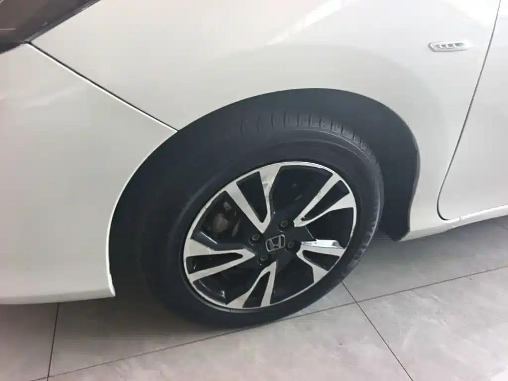 2016 Honda Greiz 1.5L CVT Classic Edition — миниатюра 23