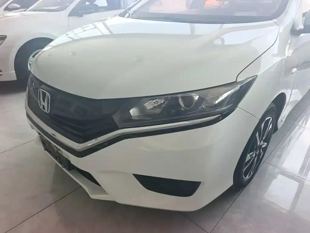 2016 Honda Greiz 1.5L CVT Classic Edition — миниатюра 24
