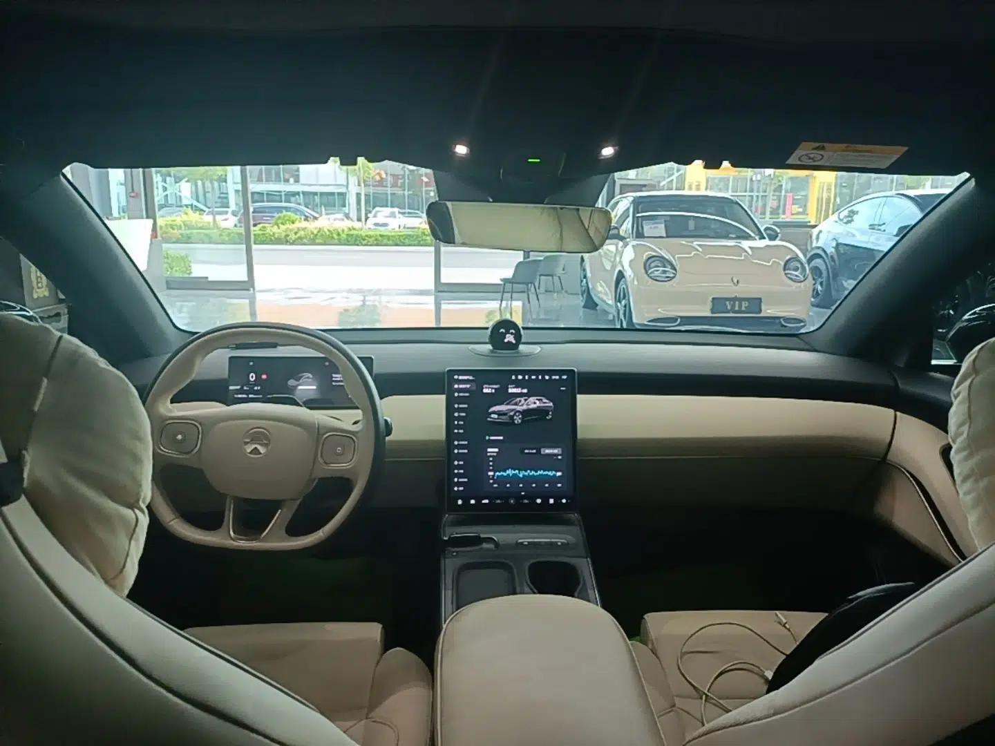Nio ET5T 2024 75kWh Touring — миниатюра 12