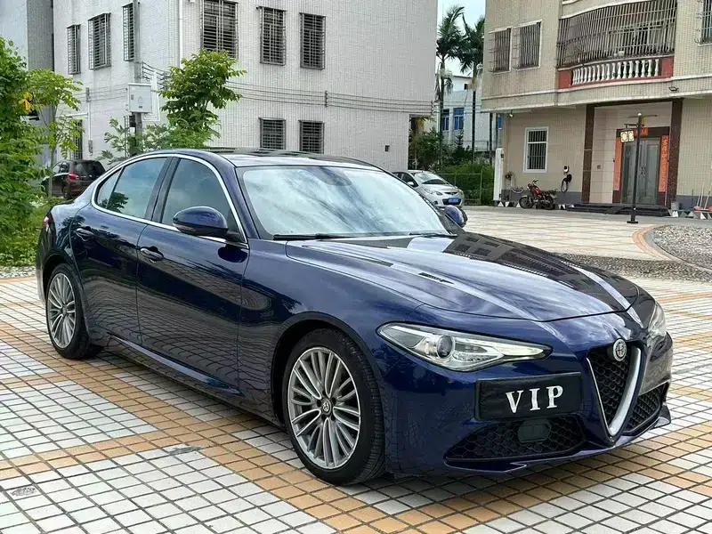Giulia Juliet 2017 2.0T 200HP Luxury Edition — миниатюра 3