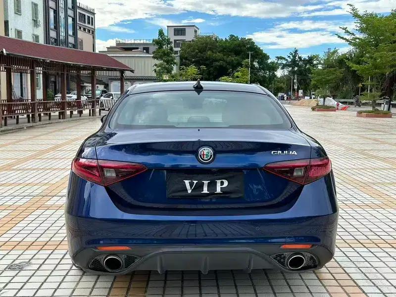 Giulia Juliet 2017 2.0T 200HP Luxury Edition — миниатюра 5